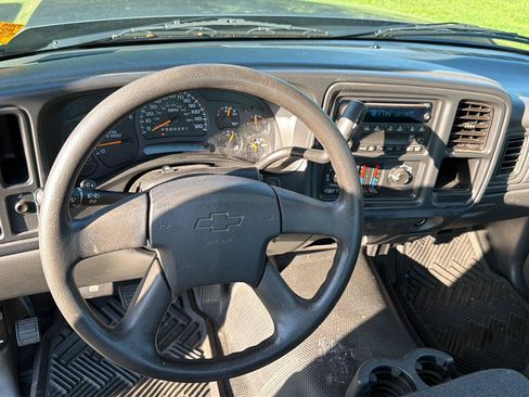 Used 2006 Chevrolet Silverado 1500 W/T RWD image 11