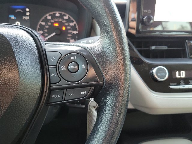 Used 2025 Toyota Corolla LE FWD image 15