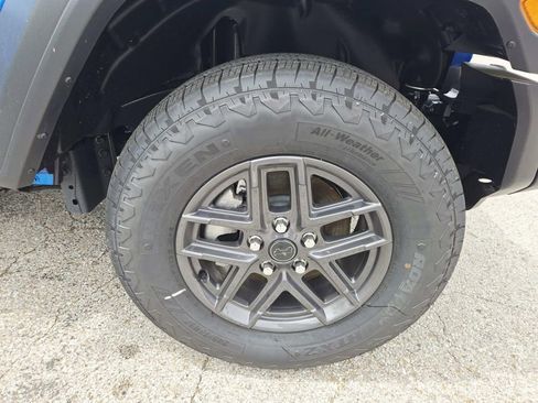 Certified 2025 Jeep Wrangler Sport S image 17