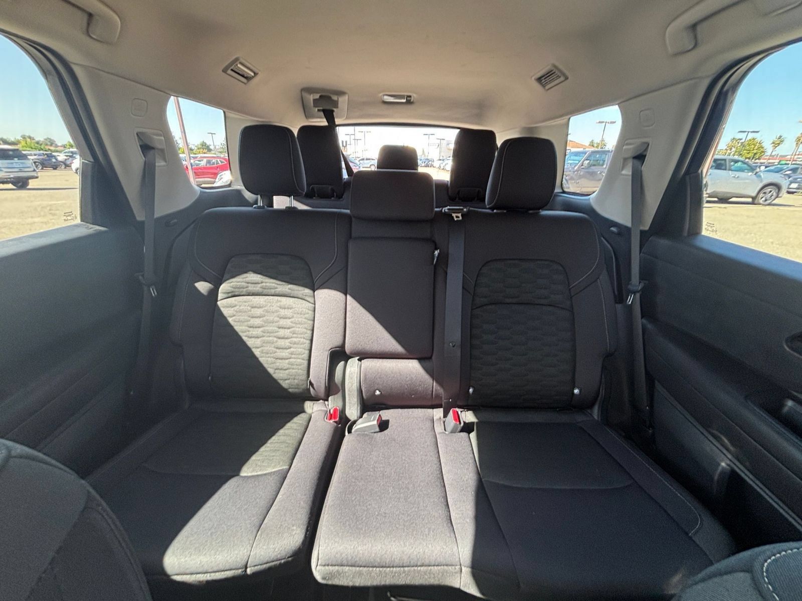 Used 2025 Nissan Pathfinder SV FWD image 40