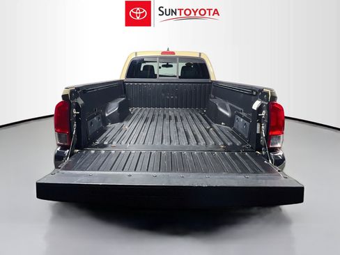 Used 2017 Toyota Tacoma SR5 w/ Tow Package AWD/4WD image 32