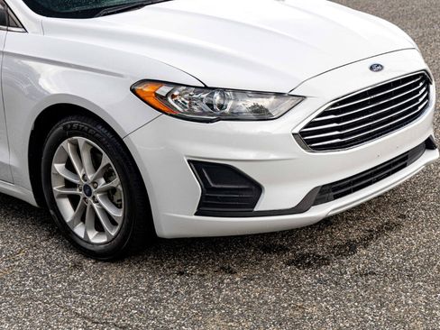 Used 2019 Ford Fusion SE image 9
