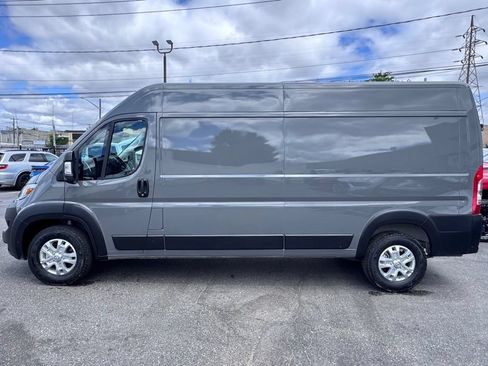 Used 2025 RAM ProMaster 2500 w/ Quick Order Package 22G SLT FWD image 4