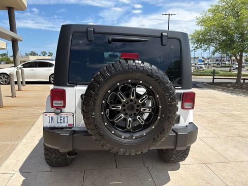 Used 2017 Jeep Wrangler Unlimited Sahara w/ Dual Top Group AWD/4WD image 41
