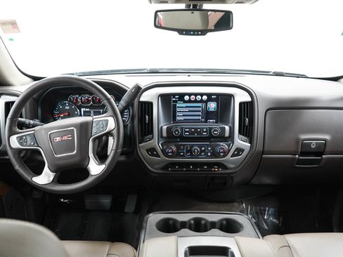 Used 2018 GMC Sierra 1500 SLT w/ SLT Preferred Package AWD/4WD image 16