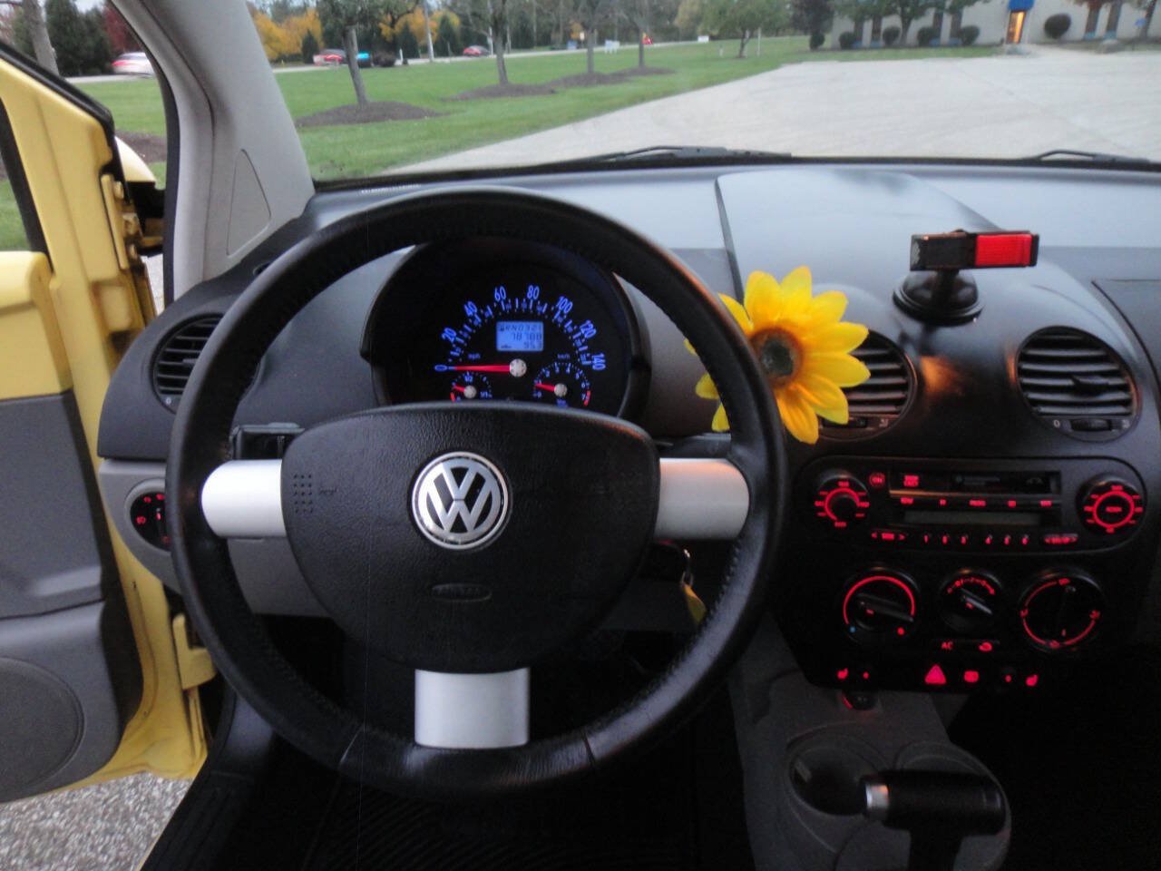 Used 2003 Volkswagen Beetle GLS FWD image 13