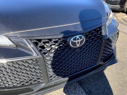 Used 2019 Toyota Avalon XSE image 6