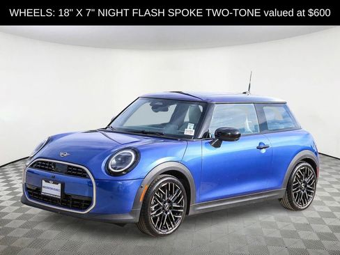 Used 2025 MINI Cooper 2-Door Hardtop image 4