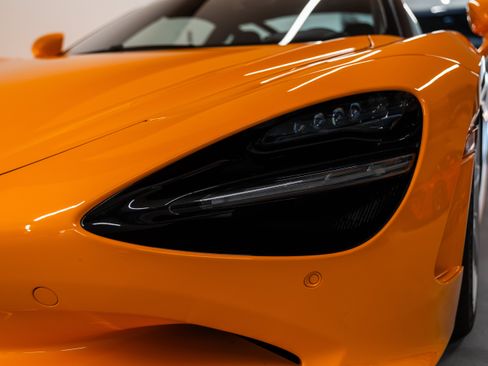 Used 2025 McLaren 750S RWD image 3