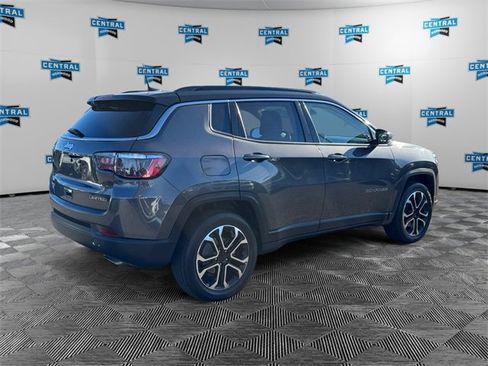 Used 2022 Jeep Compass Limited image 6