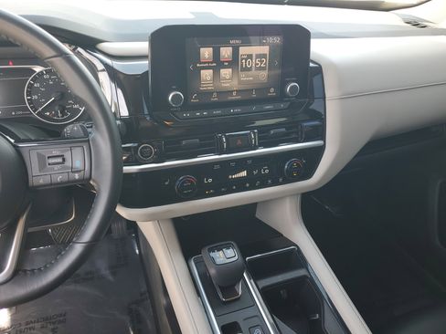 Certified 2022 Nissan Pathfinder SV FWD image 21