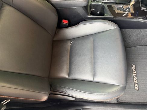 Used 2017 Toyota RAV4 SE image 40