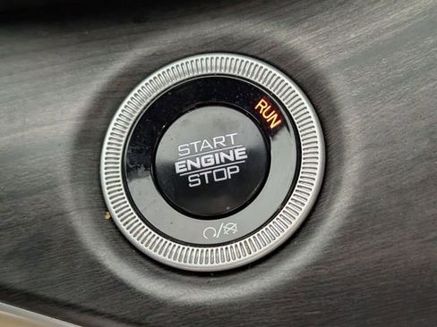 Used 2024 Jeep Grand Cherokee Limited image 24