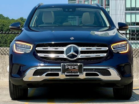 Certified 2022 Mercedes-Benz GLC 300 4MATIC image 3