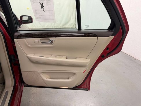 Used 2011 Cadillac DTS Luxury FWD image 12