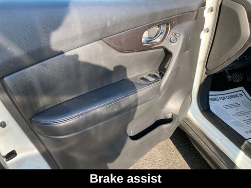 Used 2018 Nissan Rogue SV image 13