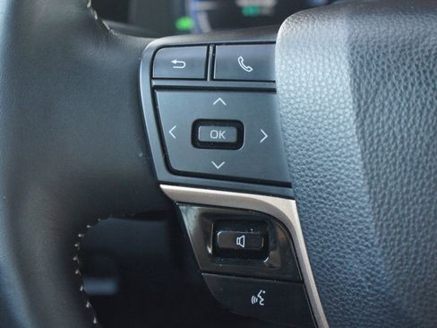 Used 2024 Toyota Crown Platinum image 10