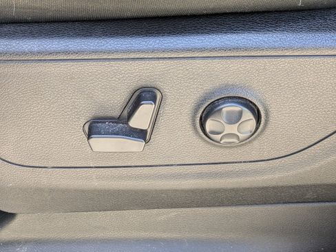 Used 2019 RAM 1500 Big Horn RWD image 18