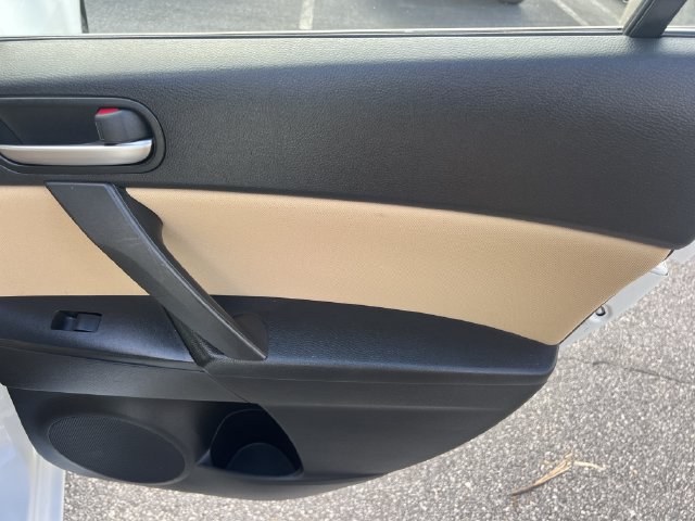 Used 2013 MAZDA MAZDA3 i Touring FWD image 18