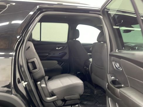 Used 2023 Chevrolet Traverse LT FWD image 19