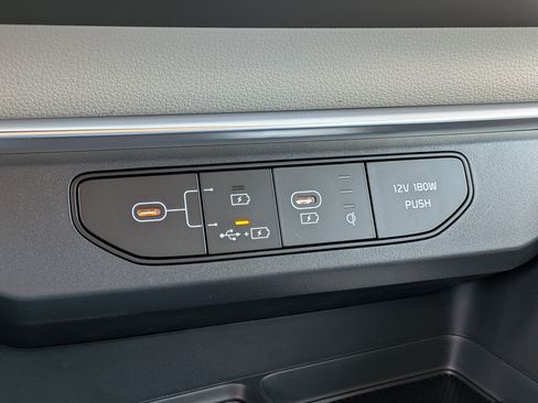 New 2026 Kia Carnival EX FWD image 36