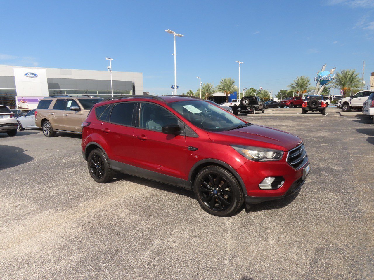 Used 2018 Ford Escape SE w/ SE Sport Appearance Package FWD image 7