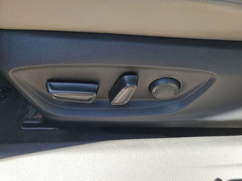 Used 2023 Toyota Camry SE image 17