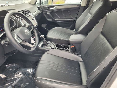 Certified 2024 Volkswagen Tiguan SE AWD/4WD image 20