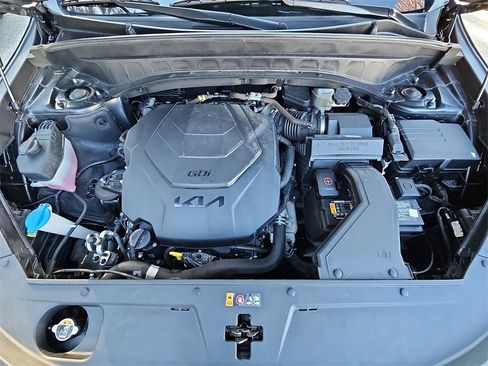 Used 2023 Kia Telluride S image 32