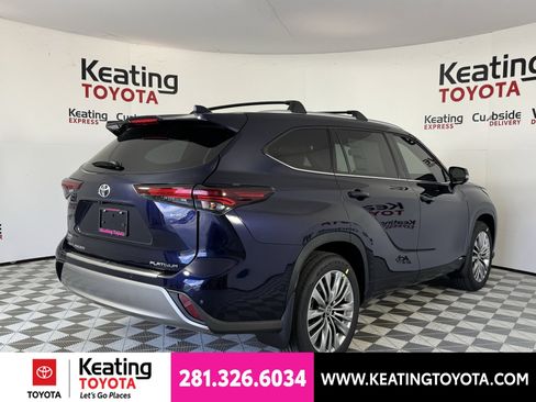 New 2026 Toyota Highlander Platinum AWD/4WD image 14