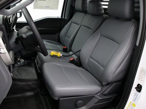 New 2025 Ford F550 4x4 Regular Cab Super Duty image 9