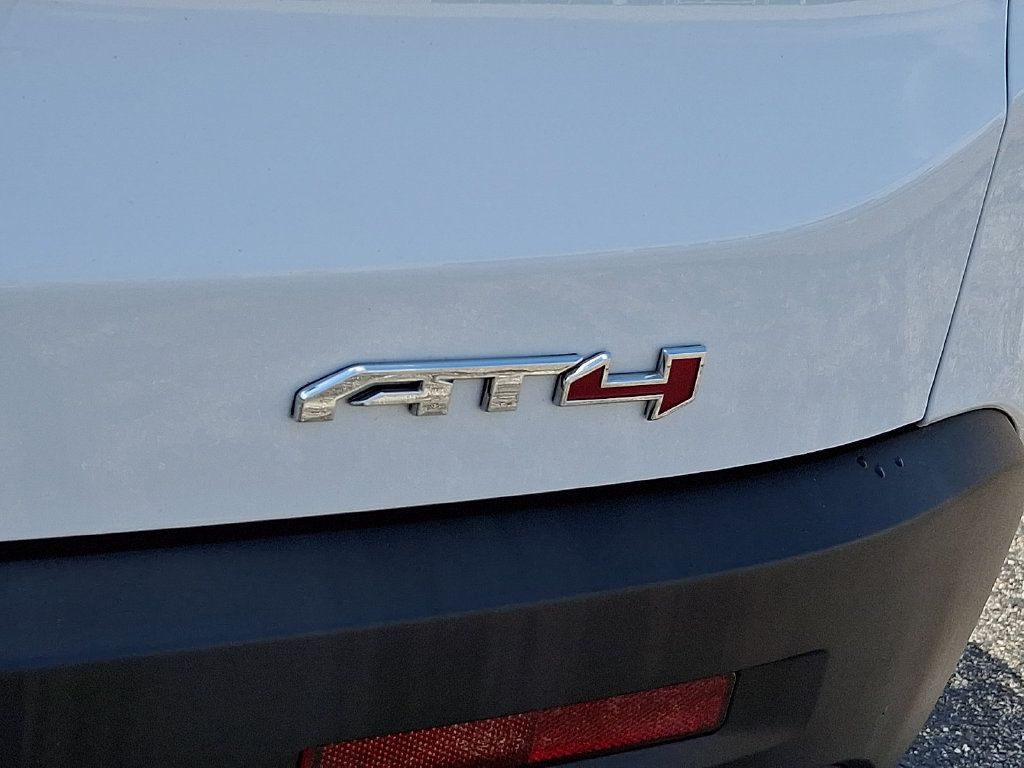 Used 2023 GMC Acadia AT4 AWD/4WD image 32