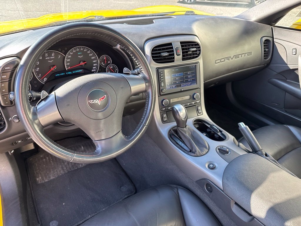 Used 2006 Chevrolet Corvette Coupe w/ Preferred Equipment Group RWD image 16