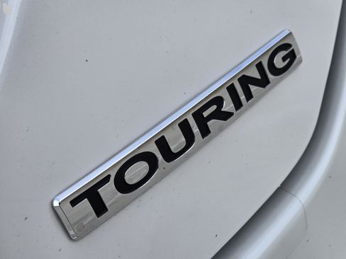 Used 2025 Honda Pilot Touring image 32