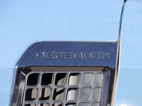 Used 2023 Land Rover Defender 110 S image 10