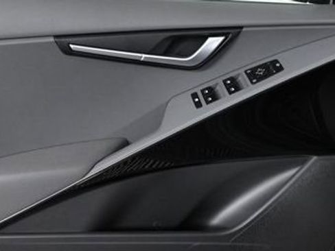 New 2025 Kia Niro EX Touring image 17