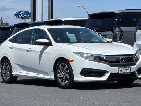 Used 2018 Honda Civic EX image 2