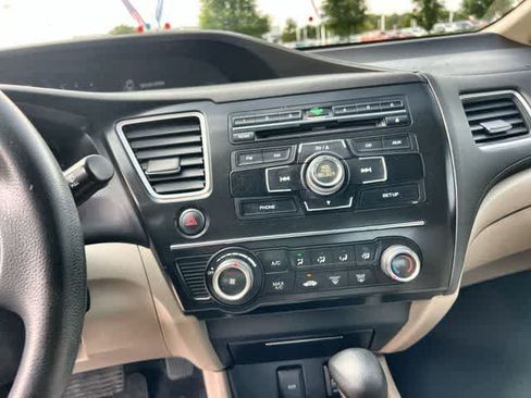 Used 2013 Honda Civic LX image 18