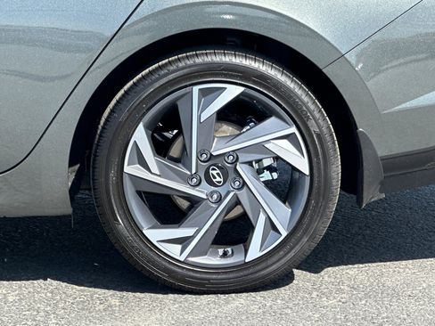 New 2026 Hyundai Elantra Limited FWD image 24