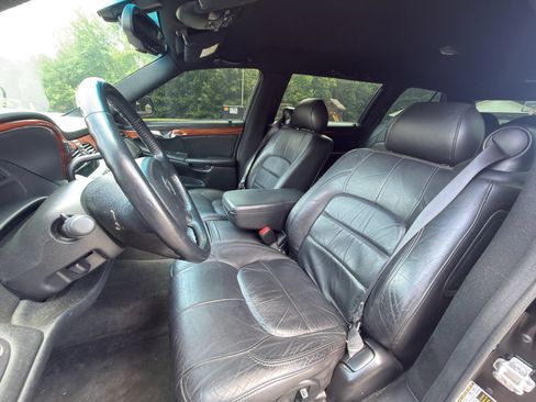 Used 2005 Cadillac De Ville Limousine FWD image 10