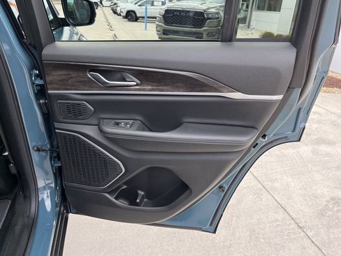 New 2026 Jeep Grand Cherokee Limited image 28