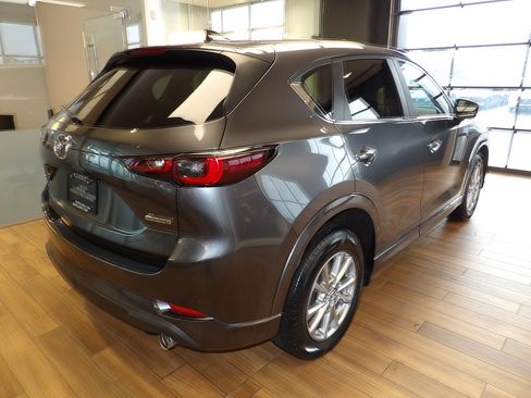 Used 2024 MAZDA CX-5 AWD 2.5 S w/ Select Package image 6