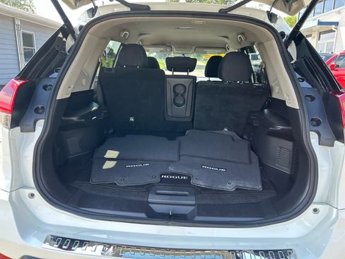 Used 2018 Nissan Rogue SV w/ Premium Package AWD/4WD image 23