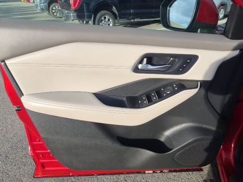 Used 2023 Nissan Rogue SL image 10