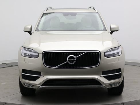 Used 2016 Volvo XC90 T6 Momentum w/ Momentum Plus Package AWD/4WD image 2