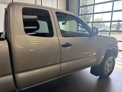Used 2005 Toyota Tacoma PreRunner image 53
