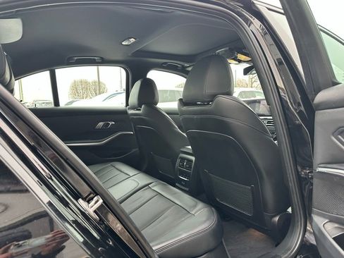 Used 2023 BMW 330i Sedan w/ Premium Package image 26