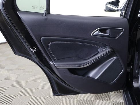 Used 2020 Mercedes-Benz GLA 250 4MATIC image 26