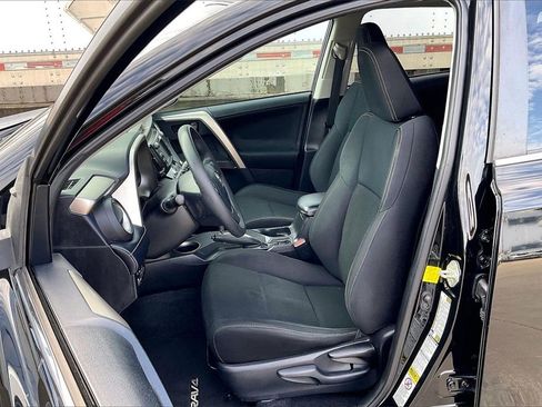 Used 2013 Toyota RAV4 XLE image 25