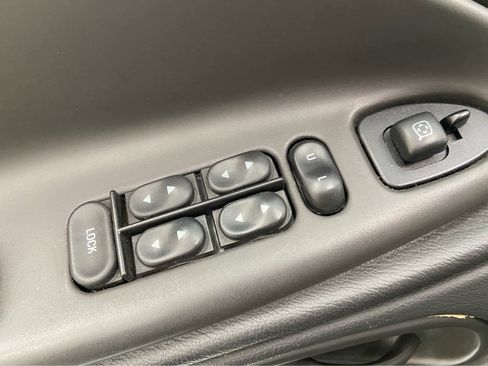 Used 2002 Ford Mustang Deluxe image 26